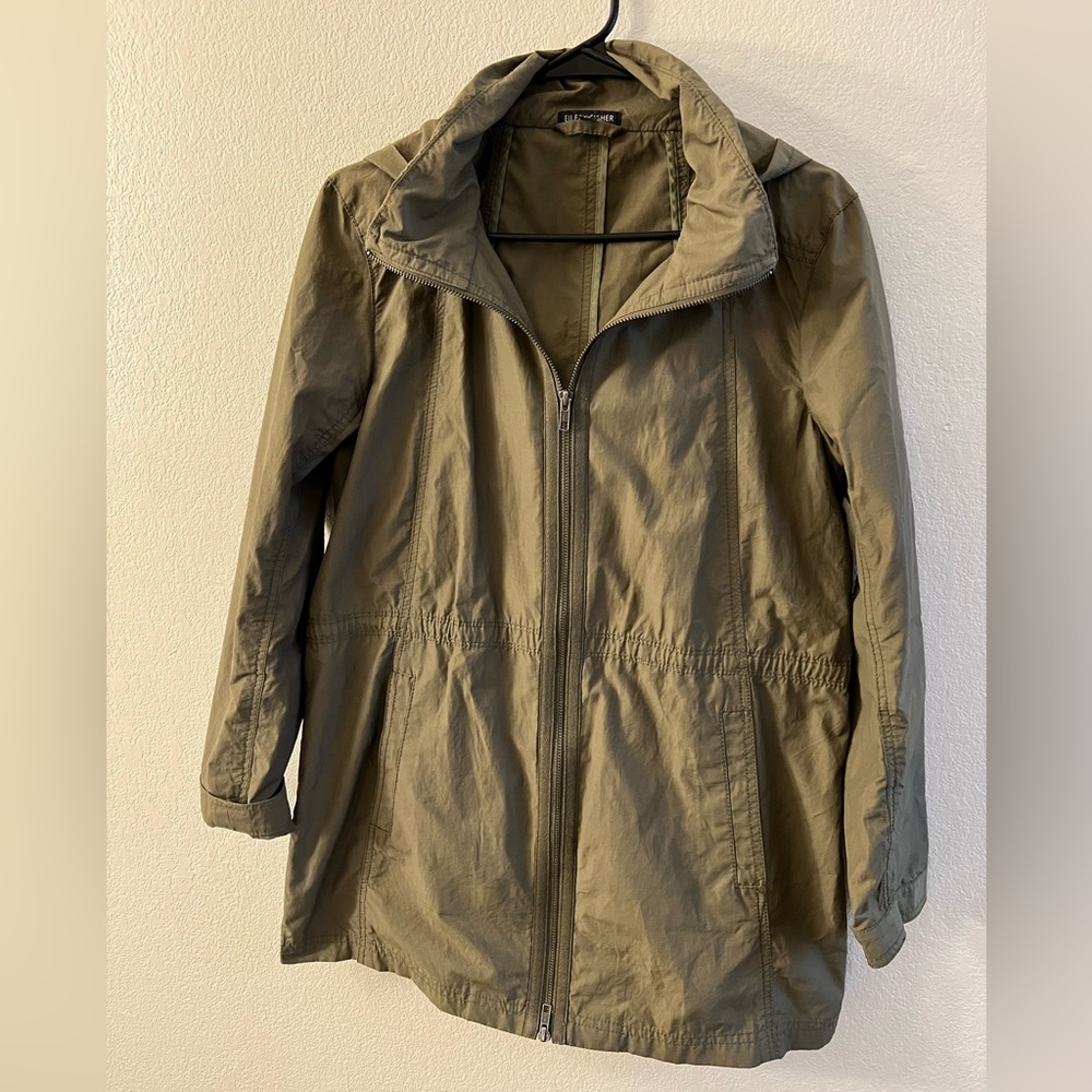 Eileen Fisher Womens Windbreaker Size S/P,Olive Color Very Lightweight,hooded